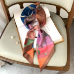 Women's Fashion Vintage Print Decorative Silk Scarf - Image 3