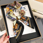 Women's Vintage Print Fashion Silk Square Scarf